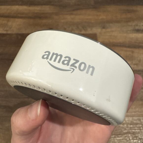 Amazon Echo Dot (2nd Generation) Smart Speaker - White RS03QR - Works - Picture 3 of 7